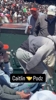 波杰与WNBA球星克拉克一同观战MLB,两人开心聊天~